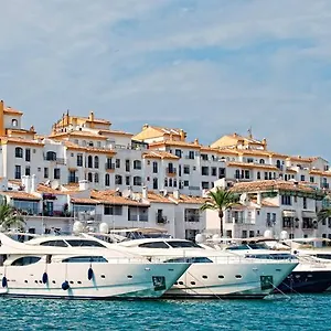 Banus Boutique Muelle Del Ribera Marbella